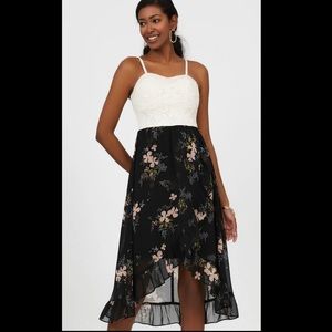 Suzy Shier Lace and Chiffon Dress